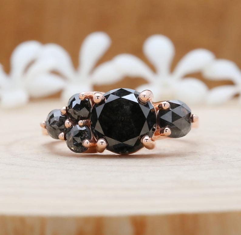 Beautiful 2.60 carats black diamond cluster ring in 14k gold